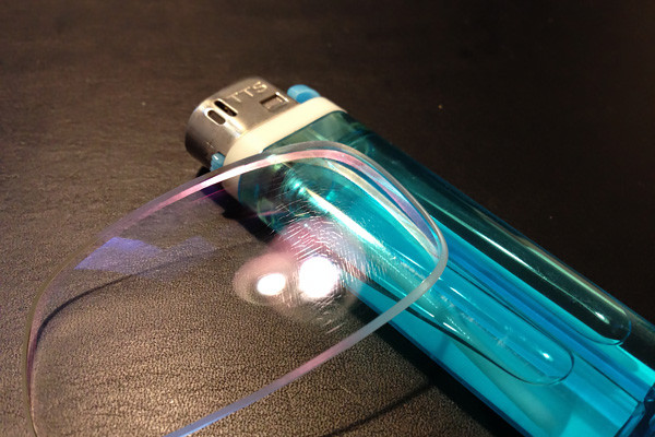 熱によるメガネレンズのコーティング剥がれ