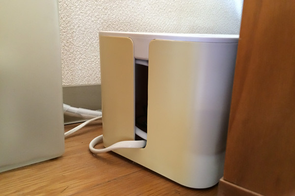 白いケーブルボックスの黄ばみ