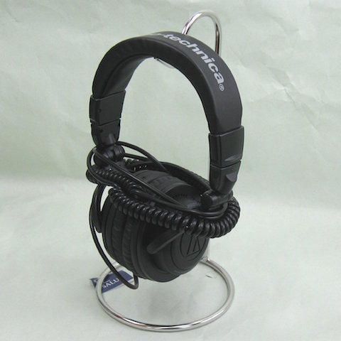 バナナスタンドにヘッドホンをかける