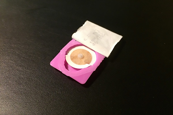 セイリンの円皮鍼 開封した様子