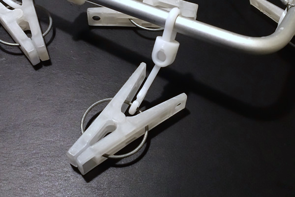 無印のポリプロピレン洗濯バサミ