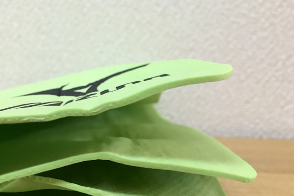 乾かして固まったスイムタオル ズーム