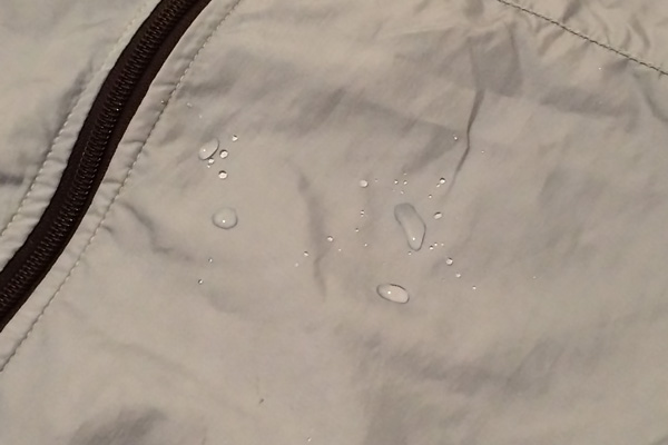 NIKEのナイロンパーカ