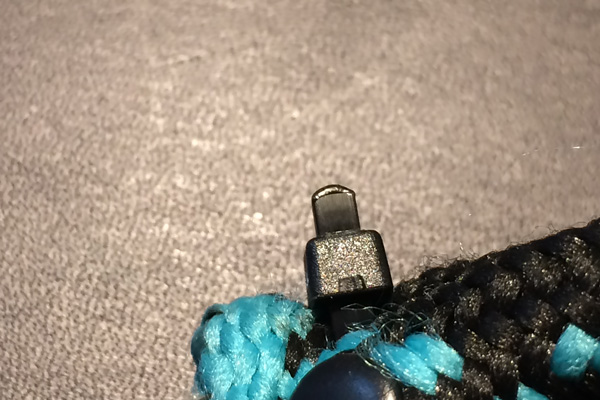 タイラップの先端をライターで仕上げ