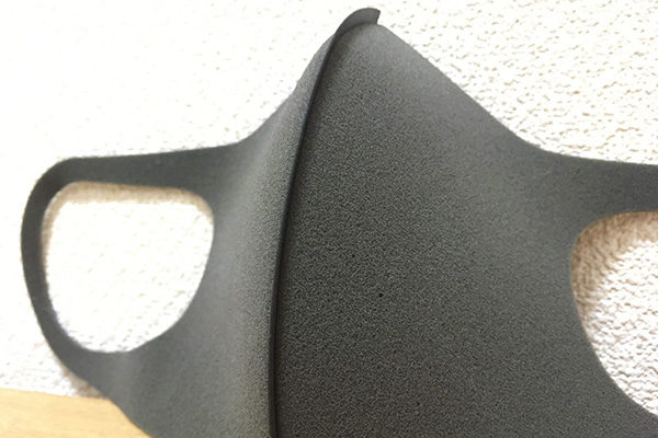 ポリウレタン製のピッタマスク